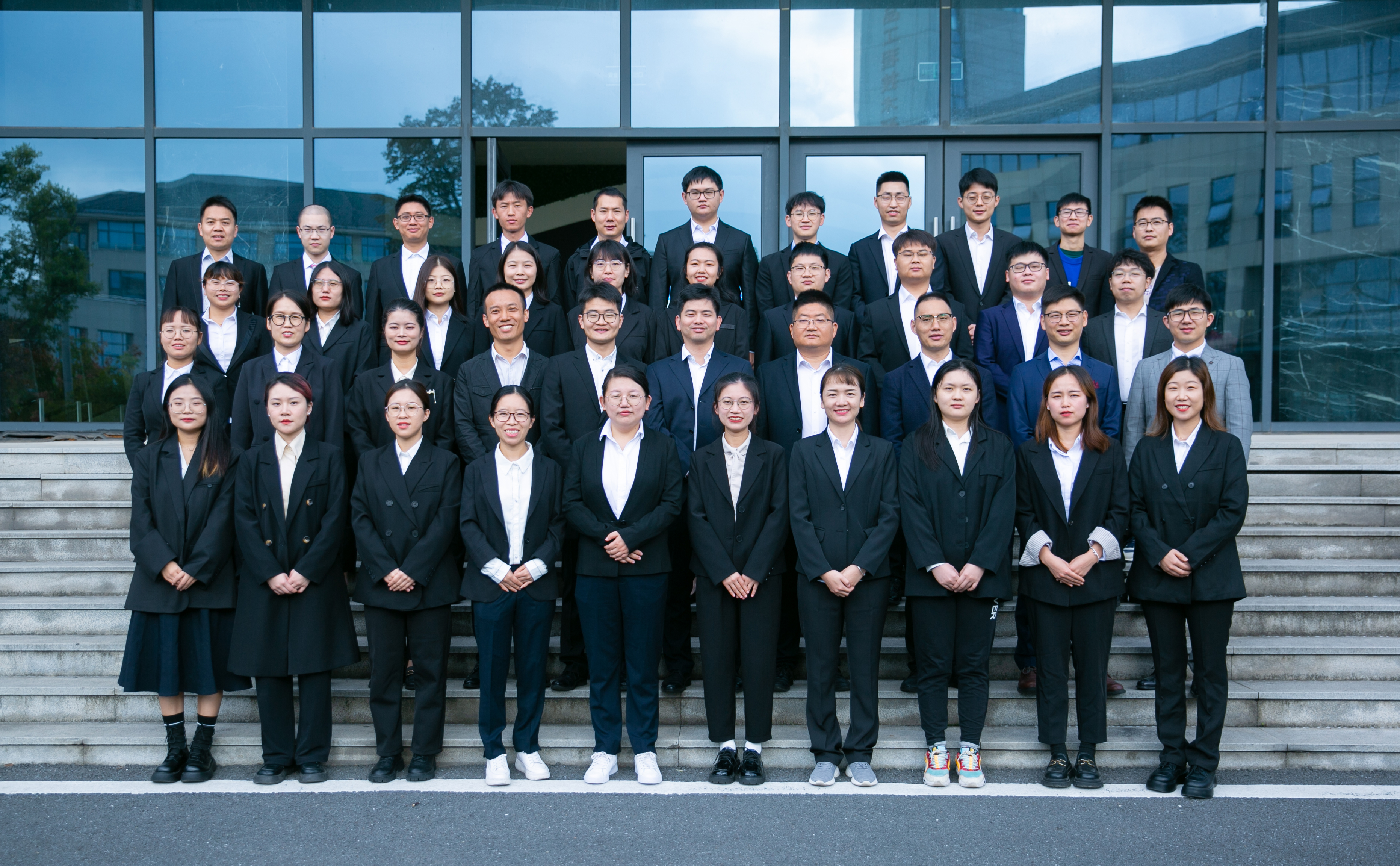 16844869049431090vSE.jpg 16844869049431090vSE.jpg